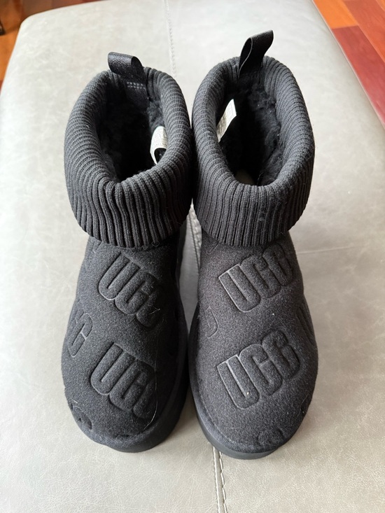 UGG Shoes - UGG Black Quilted Logo Ankle Boots with Knit Cuff - Women's Size 8